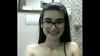 Ragazza Italiana Di Cam Adolescente (18+) Mostra Il Suo Piccolo Corpo Su Exposedcams.Cf