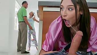 Abella Danger Dalam Adegan Threesome Panas Dengan Aksi Pov Dan Deep Throat.