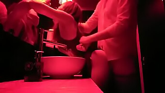 Video Cu O Întâlnire Sexuală În Toaletă La Un Club De Noapte